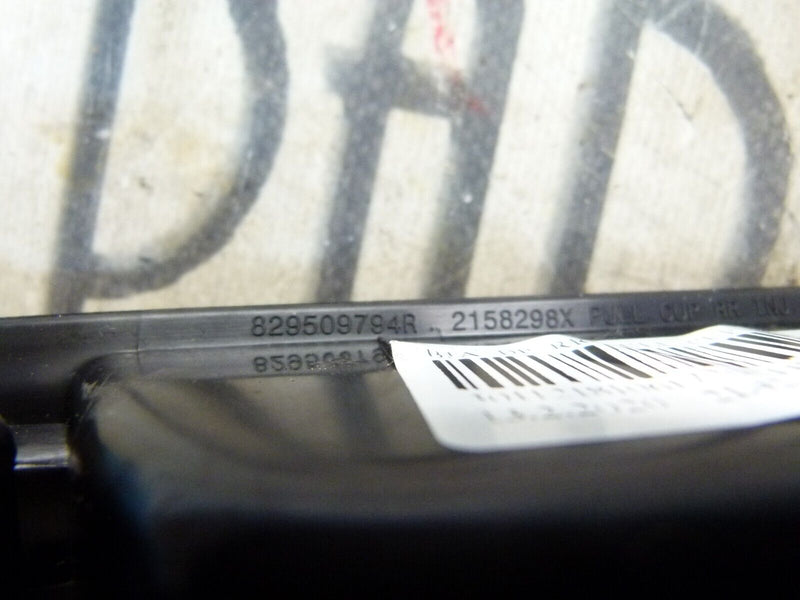 RENAULT CAPTUR 2020-ON REAR RIGHT DOOR WINDOW STERING PANEL 829509794R