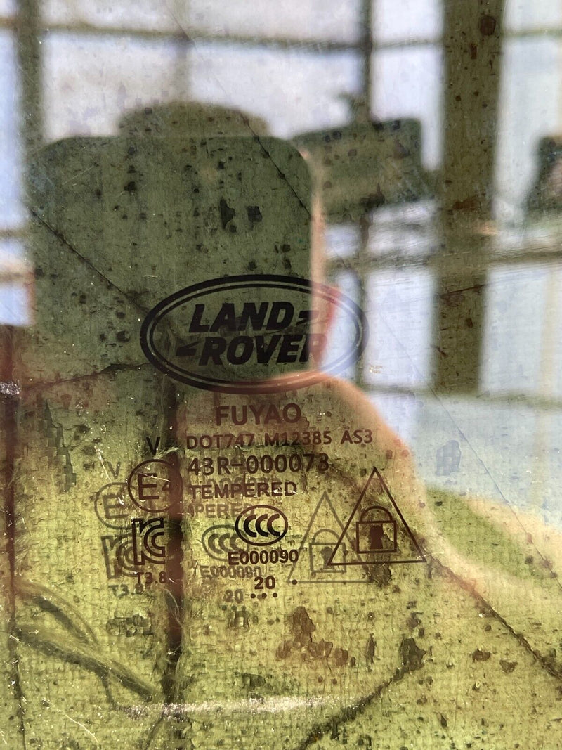 RANGE ROVER EVOQUE L551 2018  REAR DOOR RIGHT DRIVER SIDE WINDOW GLASS GENUINE