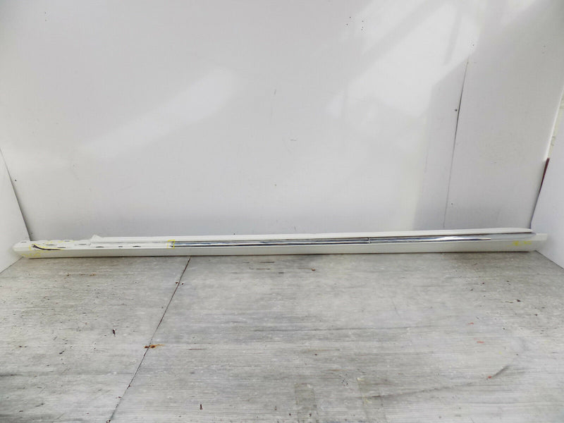 MERCEDES E CLASS SE 2017 GENUINE SIDE SKIRT SILL COVER LEFT PASSENGER SIDE (305)