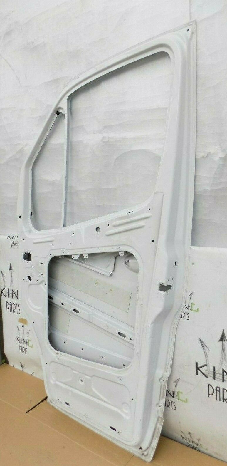 MERCEDES SPRINTER W910 2019-ON FRONT RIGHT DOOR PANEL WHITE