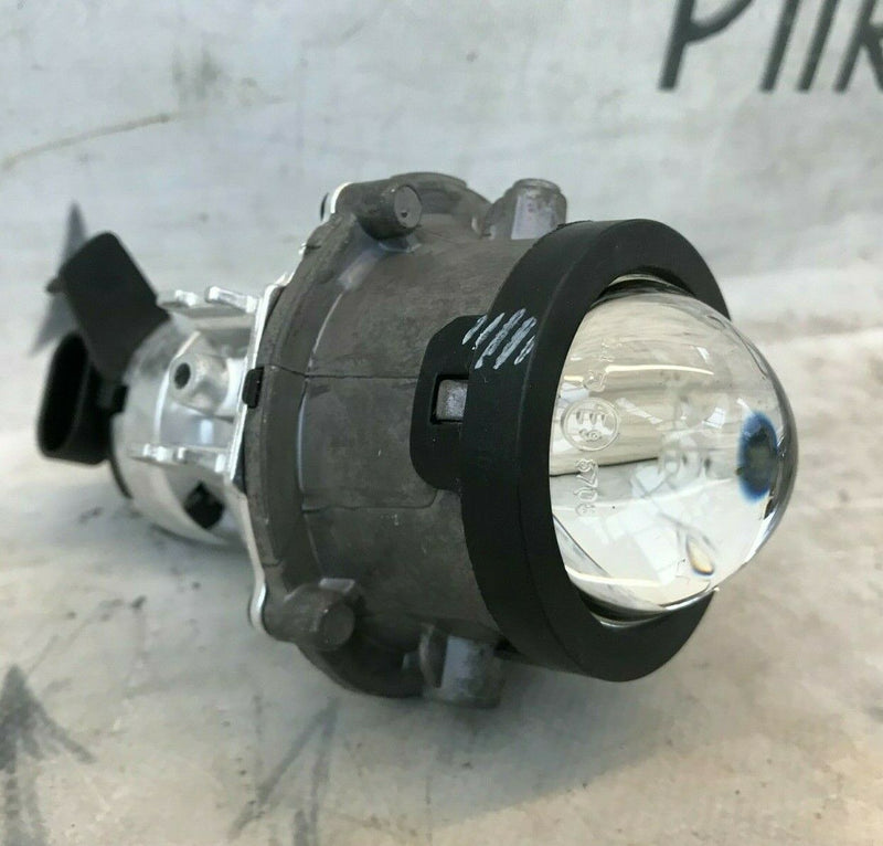 HYUNDAI i30 2017-21 FRONT BUMPER FOG LIGHT HALOGEN LEFT PASSENGER SIDE GENUINE
