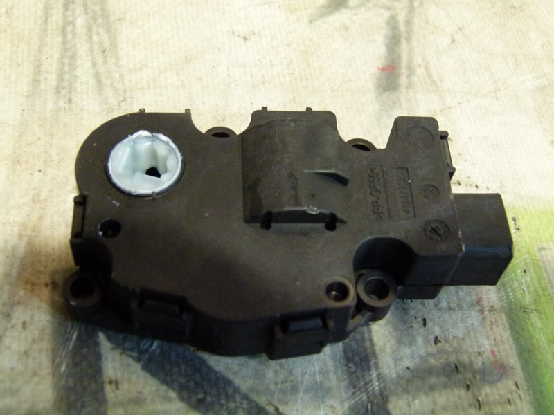 RANGE ROVER SPORT 13-17 HEATER AIR FLAP ACTUATOR SET GENUINE MF113930102