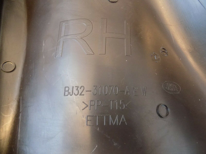 LAND/RANGE ROWER EVOQUE 2011-2019  RIGHT SIDE PILLAR TRIM BJ32-31070-AEW