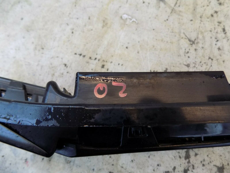 BMW 1 SERIES F40 116D 118D 118I 120DX LUXURY/SPORTLINE FRONT BUMPER CENTRE GRILL