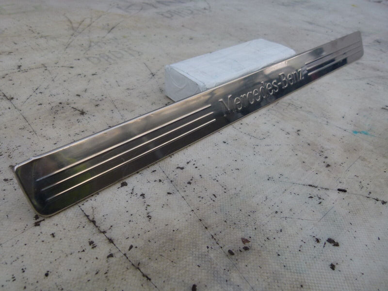 MERCEDES C W204 2007-2011 FRONT RIGHT SILL TRIM GENUINE A2046800135