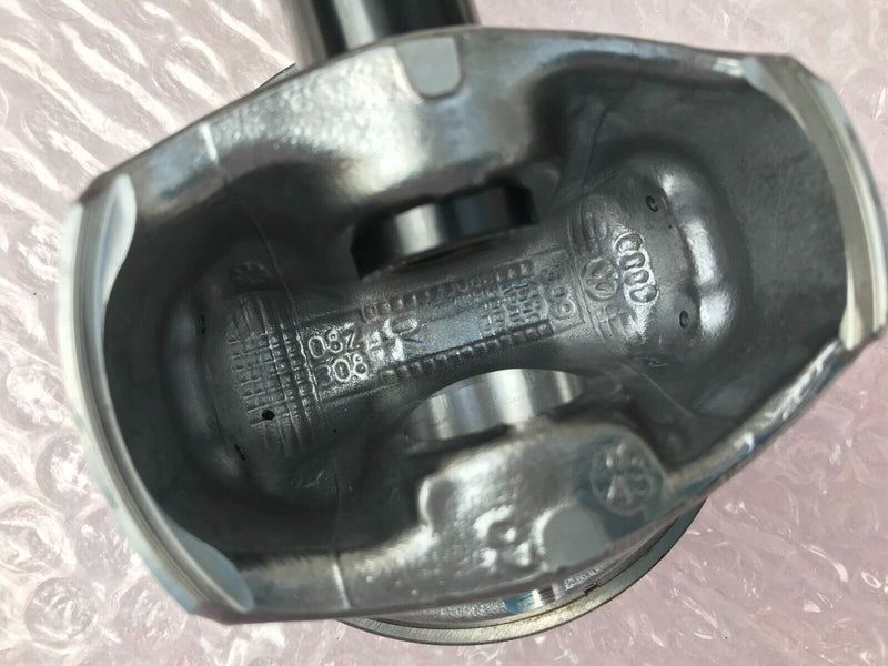AUDI Q5 3 GEN PETROL 2.0 TFSI 4x ENGINE PISTON GENUINE SET 82.420 06K BB 9,6 2l