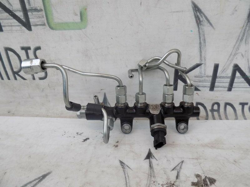 RENAULT NISSAN DACIA 1.5 DCI K9K  FUEL INJECTOR RAIL 175212943R