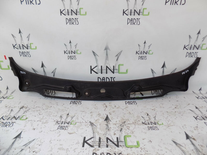 BMW 3 SERIES E90 2005-2011 FRONT WINDSCREEN WIPER SCUTTLE PANEL CH575509