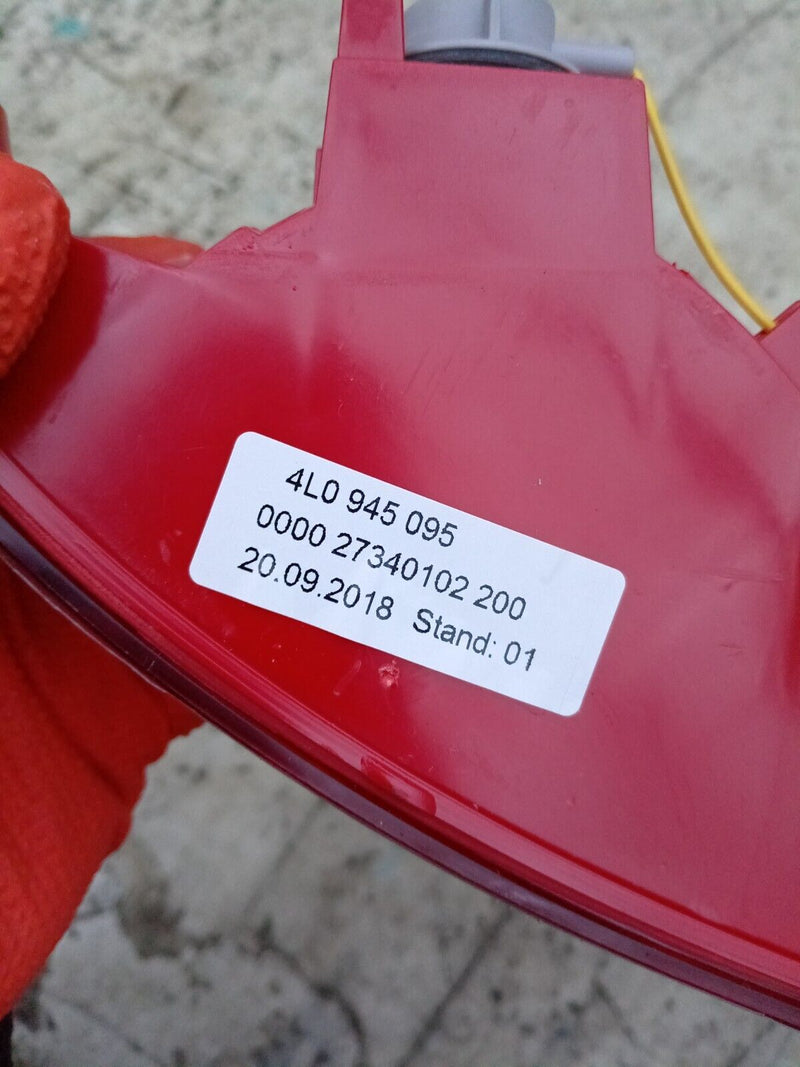 AUDI Q7 4L REAR BUMPER TAIL LIGHT LEFT PASSENGER SIDE REAR LIGHT LAMP