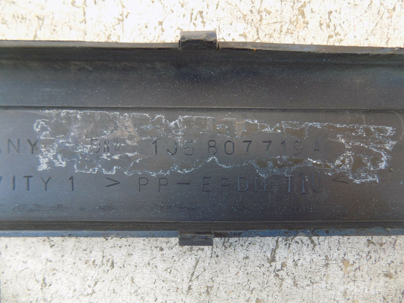 VW BORA MK4 A4 1J 99-05 TRIM MOULDING STRIP FRONT BUMPER COVER 1J5807719A