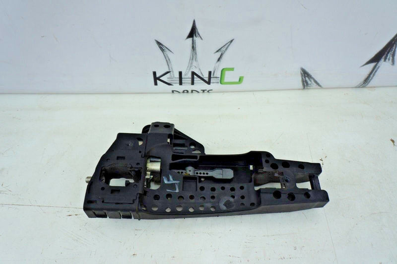 AUDI A4 (B8) 2008-2015 A1 Q5 LEFT SIDE FRONT DOOR HANDLE MOUNT BRACKET 8T0837885