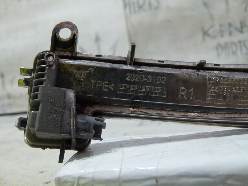 BMW 1 F20 2011-15 RIGHT MIRROR INDICATOR LIGHT GENUINE 20203102