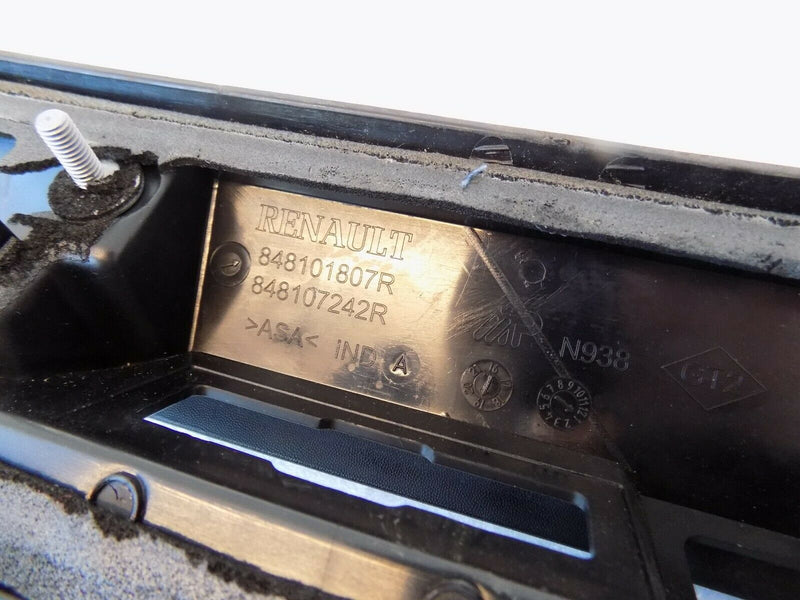 DACIA DUSTER 2018-ON TAILGATE BOOT LID HANDLE TRIM PANEL 848101807R /B02-81