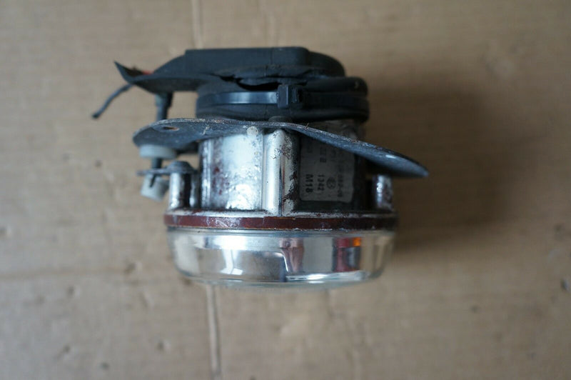Hella Fog Light MERCEDES TOYOTA 1N0 008 582-007 (S10-33)