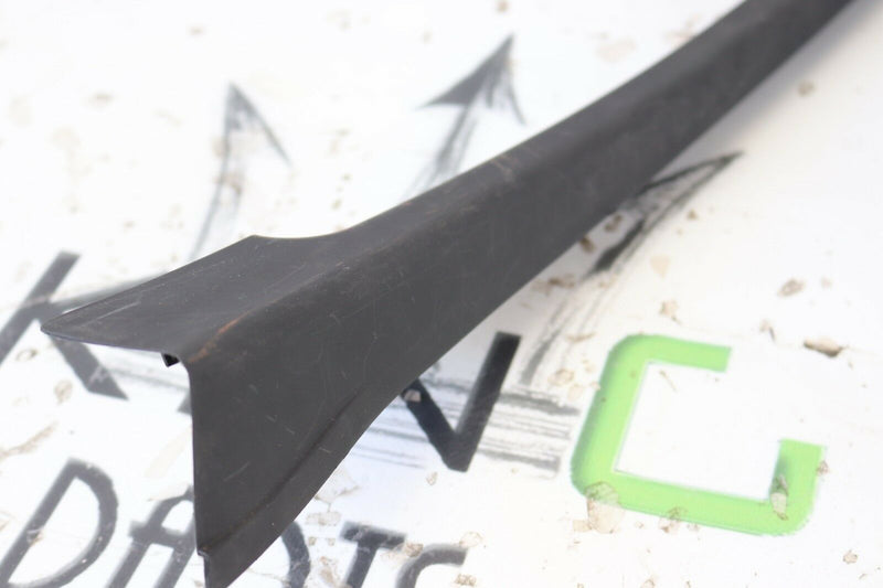 BMW 3 SERIES E91 2005-2013 TOURING FRONT RIGHT WINDOW FRAME + SEAL 7060206