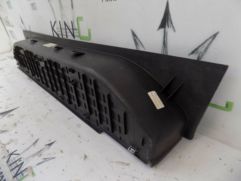 MERCEDES SPRINTER W639 SLIDING INNER STEP TRIM MOULDING RIGHT DRIVER SIDE