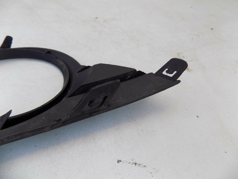 VAUXHALL CORSA D 2007-2014 LEFT FRONT FOGLIGHT SURROUND GM 13211478 (S32-35)