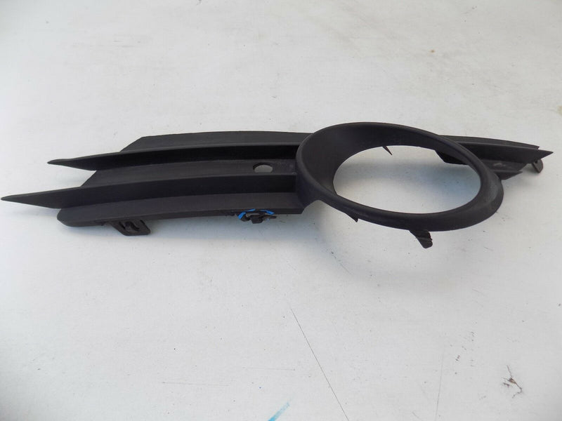 VAUXHALL CORSA D 2007-2014 LEFT FRONT FOGLIGHT SURROUND GM 13211478 (S32-35)