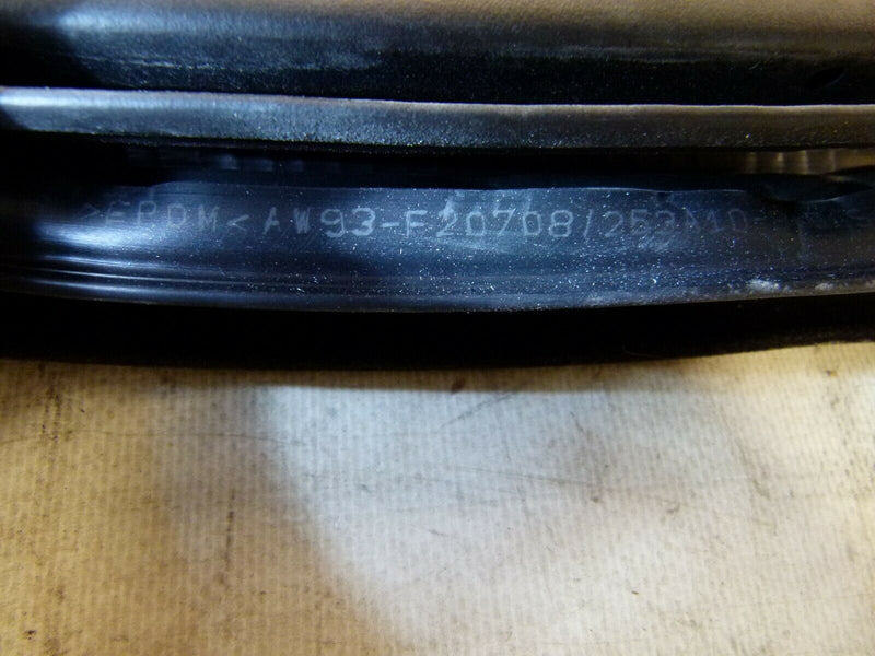JAGUAR XJ X351 2010-2019 FRONT DOOR SEAL RIGHT DRIVER SIDE AW93-F20708