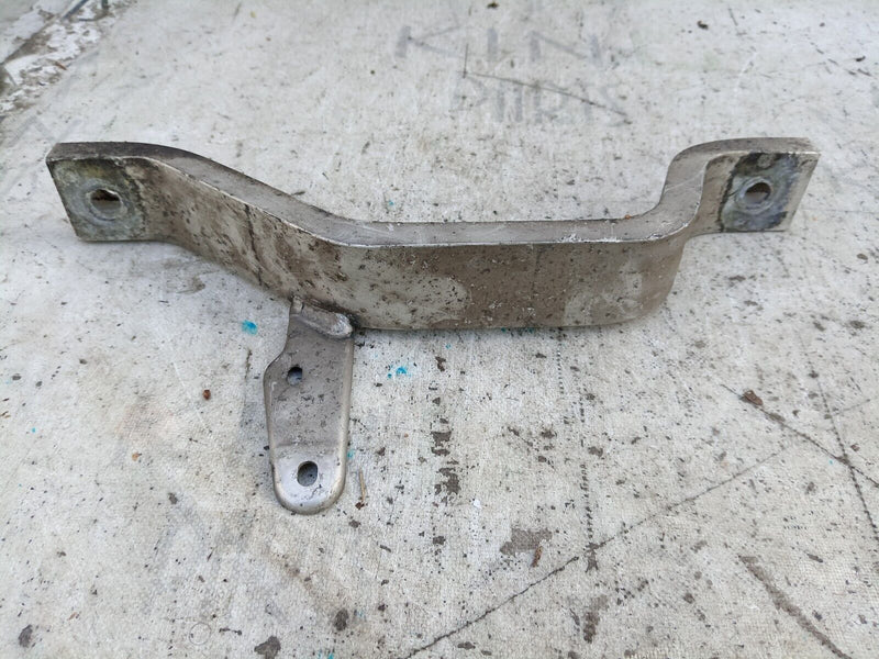 MERCEDES C CLASS W205 2014-21 BOTTOM STIFFENING BRACE MOUNT A2056100065 #