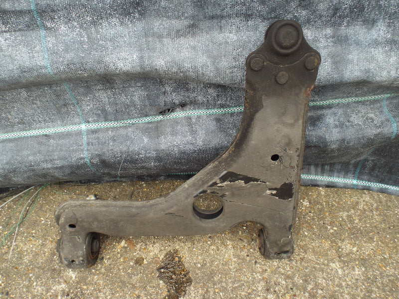 VAUXHALL ZAFIRA B MK2 2005-2010 1.9 CDTI FRONT WISHBONE RIGHT DRIVER SIDE O/S
