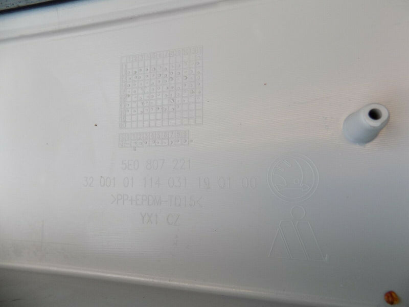 SKODA OCTAVIA III MK3 2013-2016 FRONT BUMPER *NO PAINT GENUINE 5E0807221