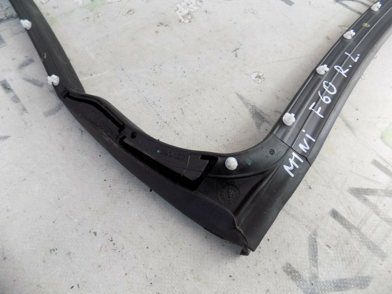 MINI COUNTRYMAN F60 2017-ON REAR LEFT DOOR RUBBER SEAL 7390137 *1