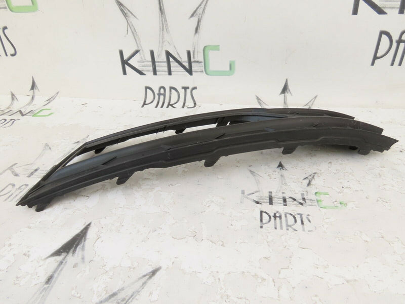 SKODA OCTAVIA 2020-ON FRONT BUMPER RIGHT FOG LIGHT GRILL SURROUND