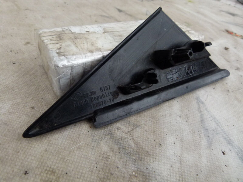 MINI COUNTRYMAN F60 2017-ON FRONT LEFT DOOR TRIM CORNER GENUINE 18667510