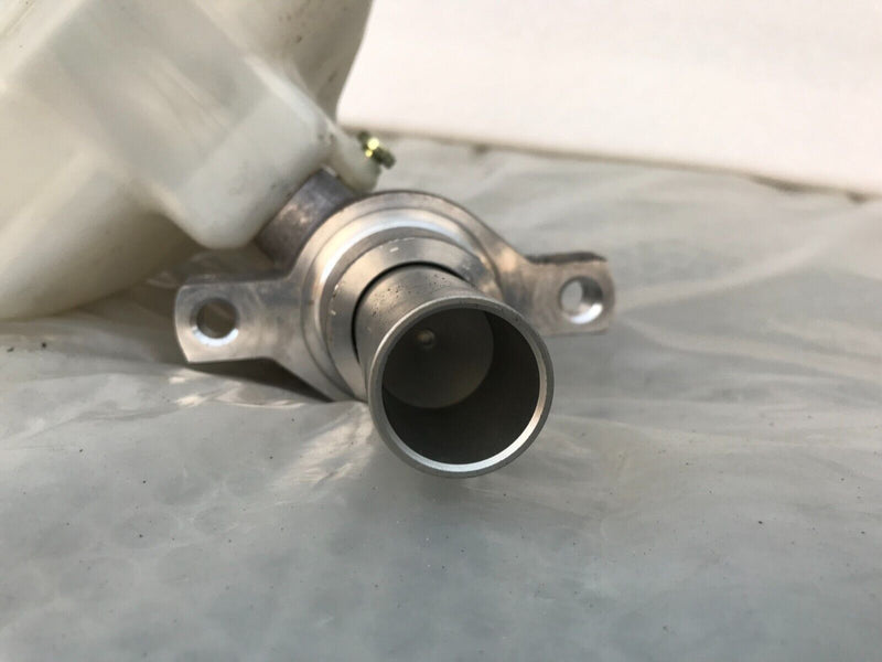 MERCEDES GLC X253 W205 250 2.0 PETROL BOTTLE & BRAKE MASTER CYLINDER A2054300002