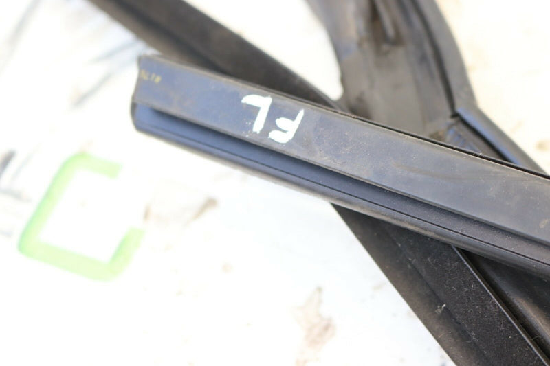 MINI ONE/ S/ COOPER F55 2014-ON 5DR FRONT LEFT WINDOW GUIDE SEAL INNER 7322515