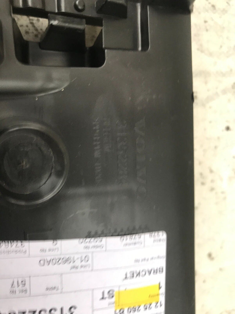 VOLVO V60 2014 SW LEFT SIDE REAR BUMPER HOLDER 31352284