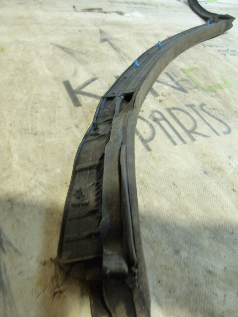 RANGE ROVER SPORT 13-17 REAR LEFT DOOR RUBBER SEAL GENUINE DK6225385A