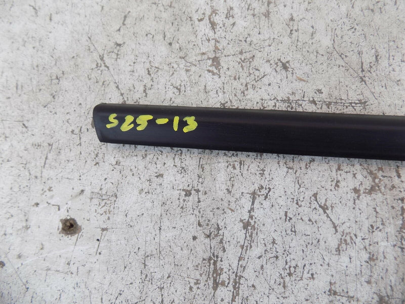 RENAULT CLIO III 2005-12 RIGHT FRONT GLASS COVER SCREEN FILL 8200426703 (S25-13)