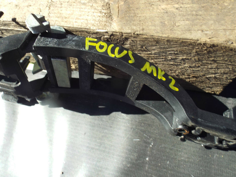 FOCUS MK2 2004-2011 GENUINE REAR DOOR HANDLE MOUNT CARRIER LEFT  SIDE N/S