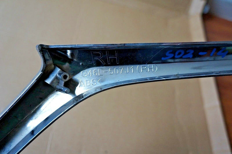 MAZDA 3 AXELA 2016 FRONT RIGHT GRILLE CHROME TRIM G46L-507M (S02-14)