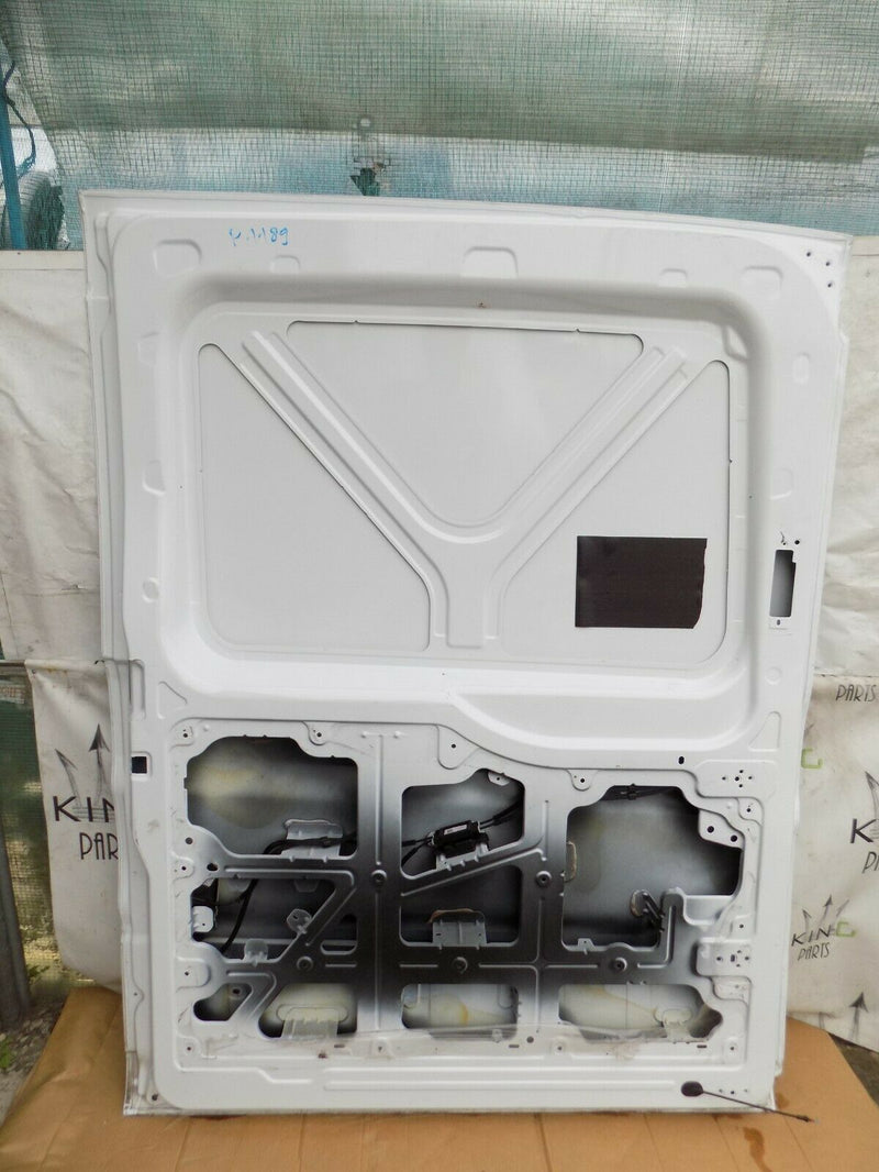 FORD TRANSIT JUMBO 2016-ON NS SLIDING DOOR WHITE - GENUINE