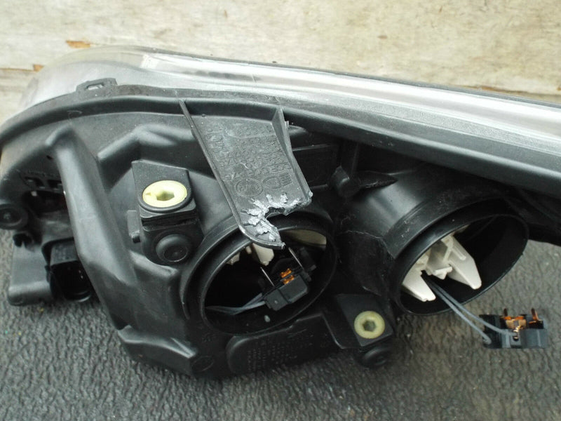 Ford Focus MK2 ST Cabrio 08-11 Genuine Headlamp Headlight Right Side O/S (594)