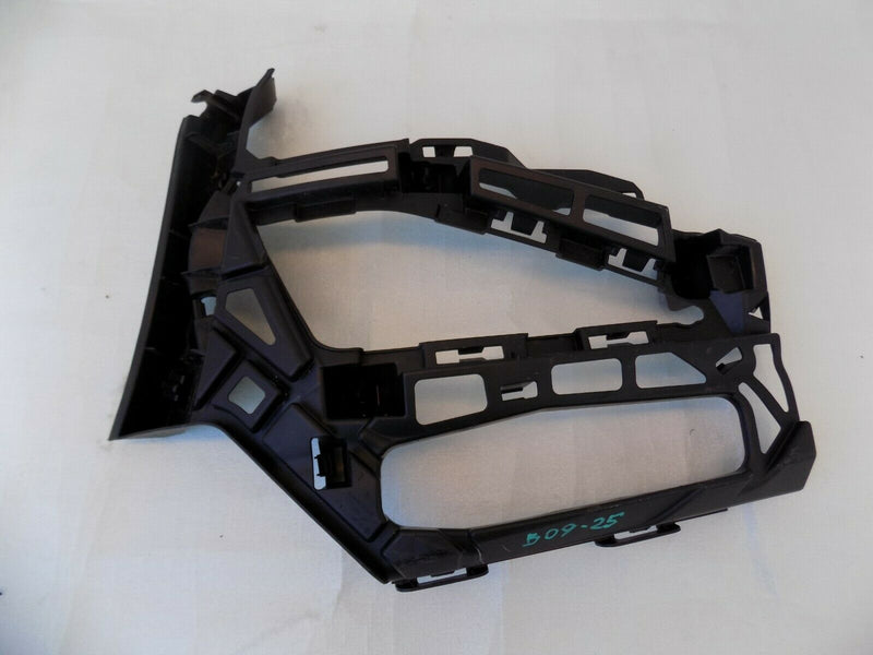 VW GOLF SPORTSVAN 2018+ FACELIFT FRONT BUMPER LEFT BRACKET SUPPORT GUIDE /B09-25