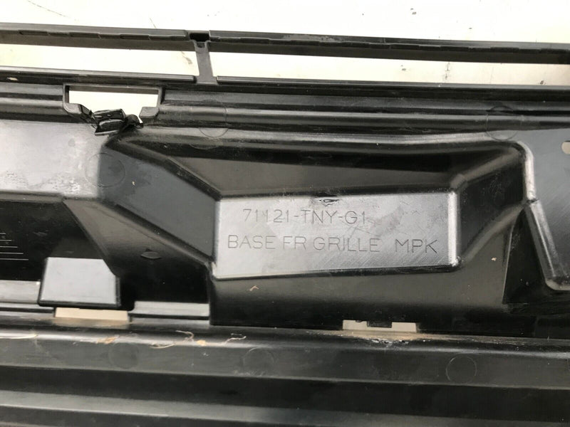 HONDA CR-V MK5 2017-2019 FRONT BUMPER GRILLE GENUINE 71121TNYG1