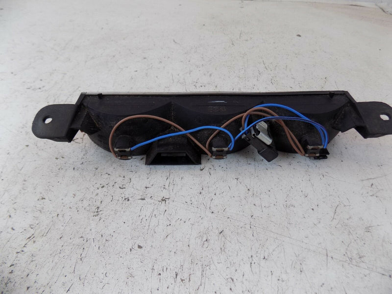 CHRYSLER PT CRUISER 2001-2005 REAR THIRD BRAKE LIGHT 05288748AD (S11-28)