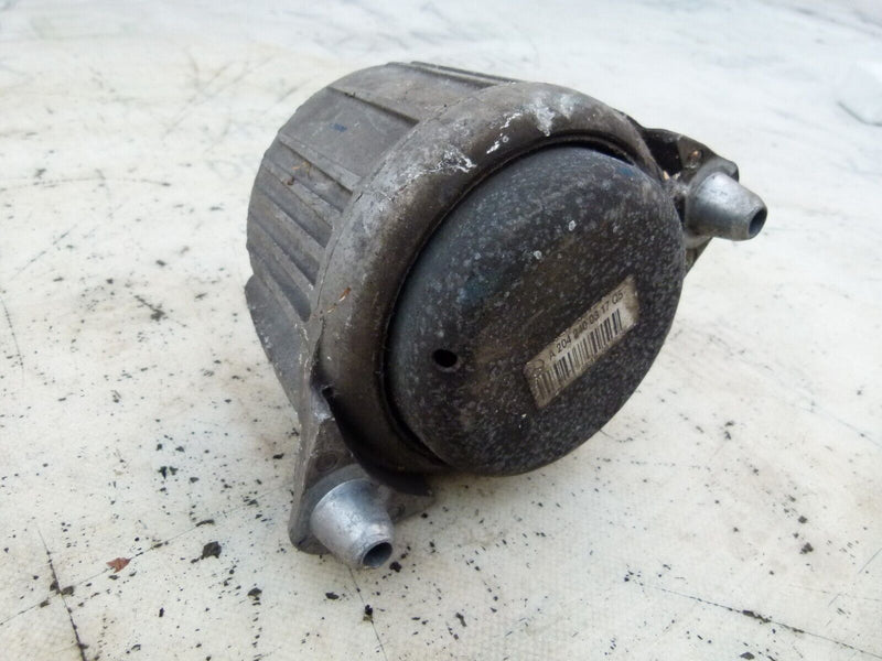 MERCEDES C W204 2007-2011 FRONT RIGHT ENGINE MOUNTING GENUINE A2042400317