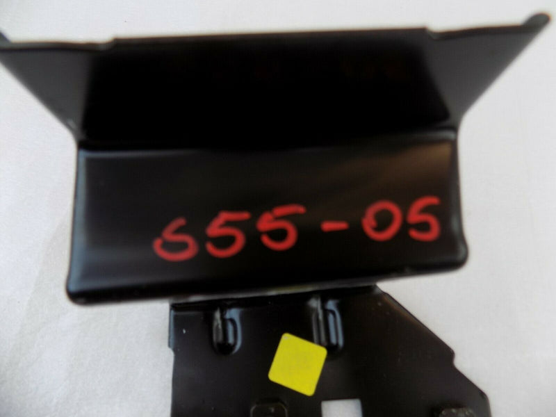 PEUGEOT PARTNER CITROEN BERLINGO II FRONT RIGHT FENDER BRACKET CARRIER /S55-05