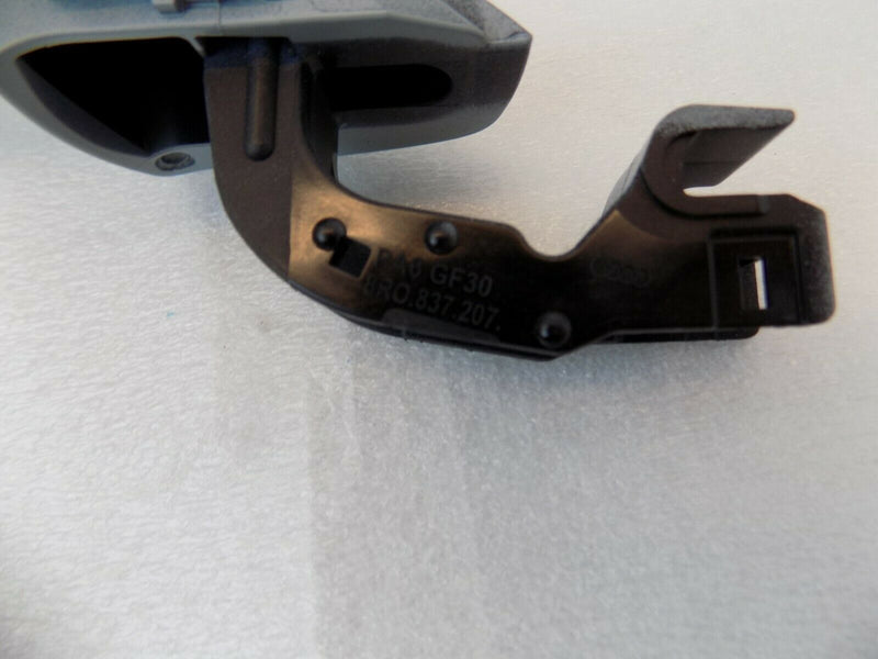 AUDI Q5 2017-ON FRONT LEFT EXTERIOR DOOR HANDLE + CHROME TRIM 8R0837207 /S16-39