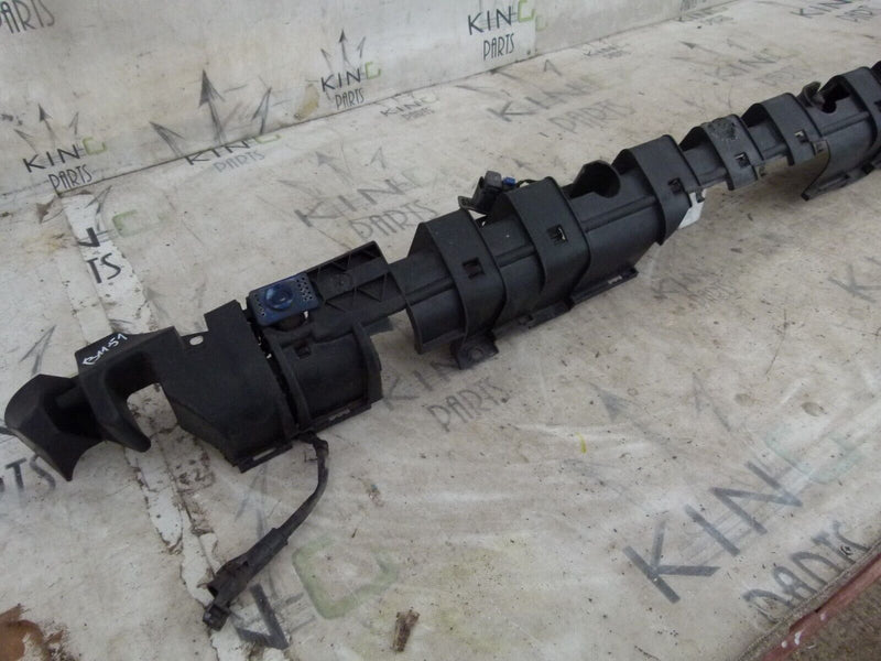 MERCEDES VIANO 2003-10 REAR BUMPER CENTRE BRACKET GENUINE A6398800271