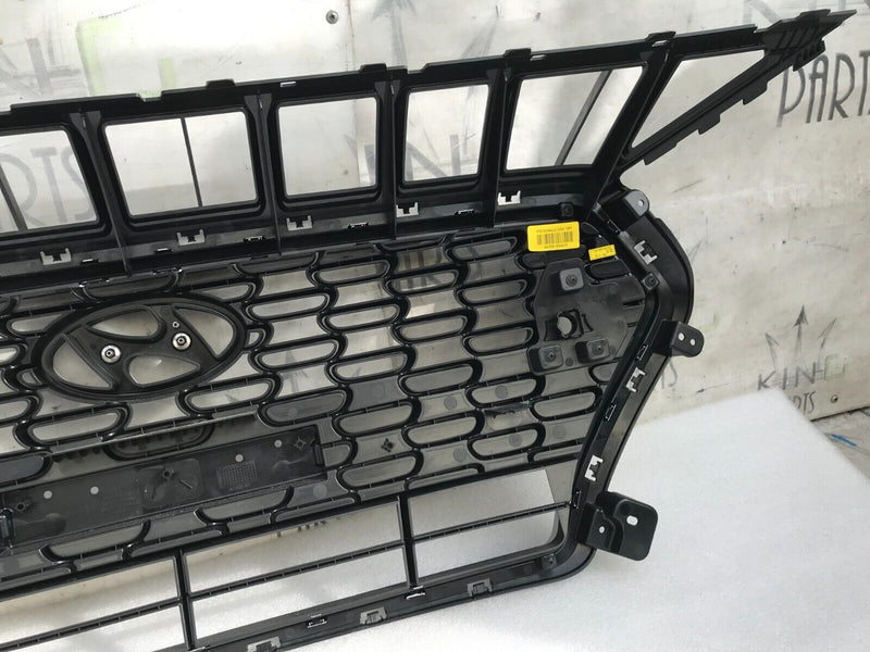 HYUNDAI i30 FASTBACK 2019-ON FRONT BUMPER GRILL GRILLE PDC HOLES 86351-G4AB0