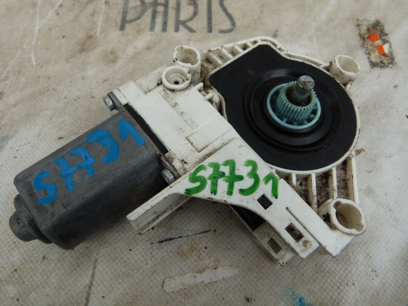 AUDI A4 B8 8K 2007-11 FRONT RIGHT DOOR WINDOW MOTOR GENUINE 8K0959802