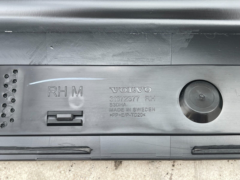 VOLVO XC90 MK2 2016-ON RIGHT DRIVER SIDE SKIRT SILL TRIM COVER 31672371