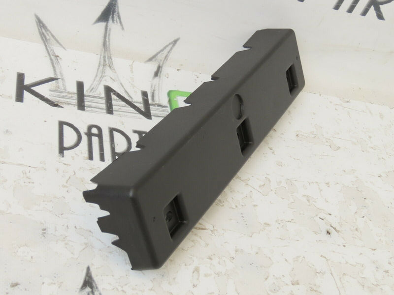 HYUNDAI i30 2019-ON FASTBACK FRONT NUMBER PLATE HOLDER SHORT *NEW* G4AA0