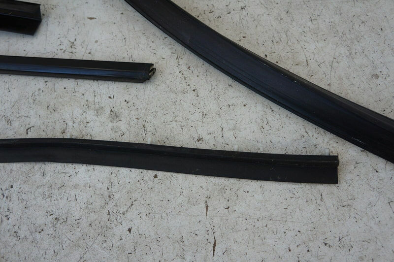 BMW 5 SERIES E60 M5 2003-2010 FRONT LEFT DOOR TRIM STRIP MOULDING SEAL KIT
